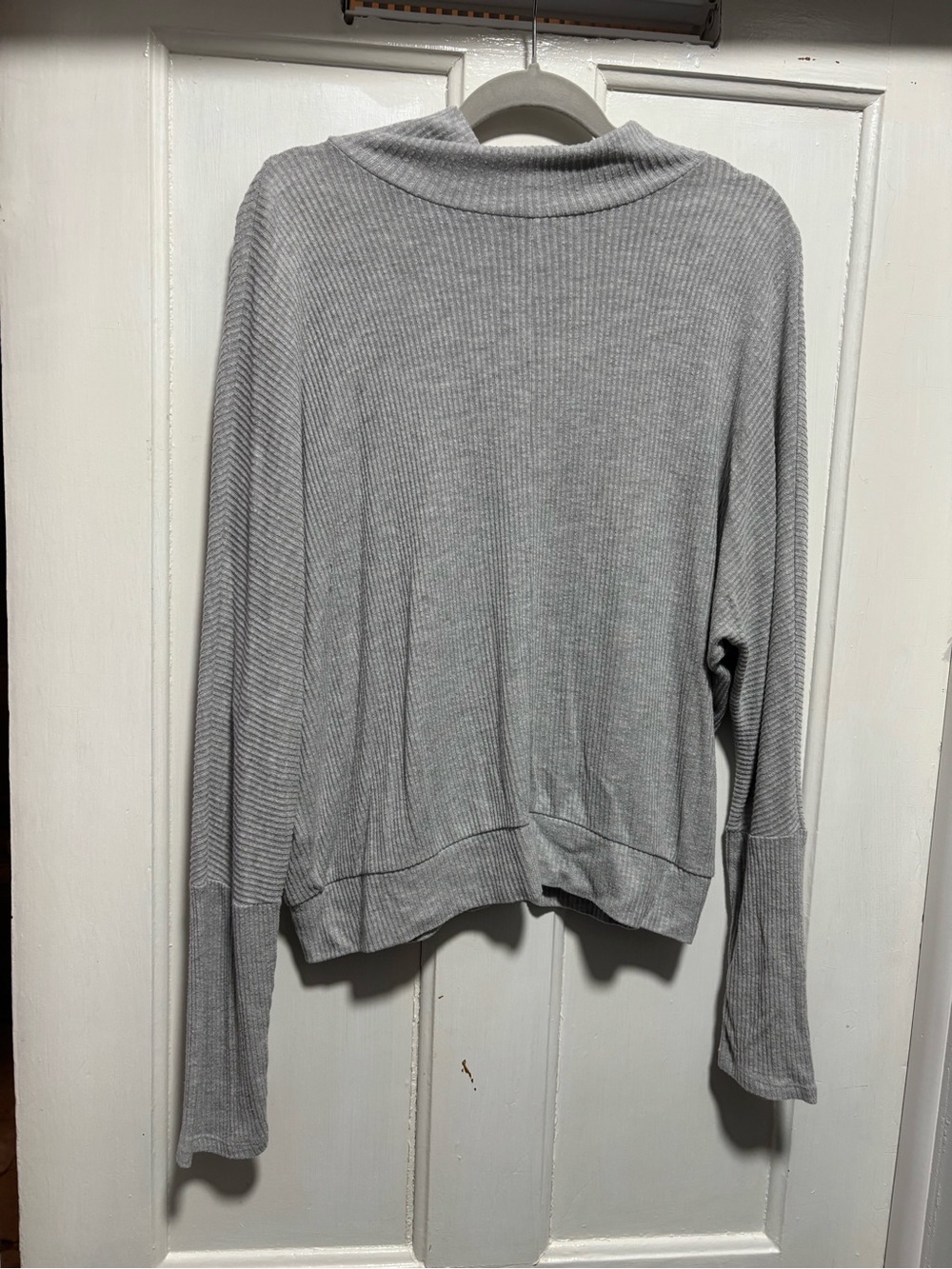 Aeropostale Light Gray Ribbed Crewneck Sweater Top